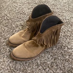 Women’s Liberty Black Distressed Leather Fringe Booties Size 7.5